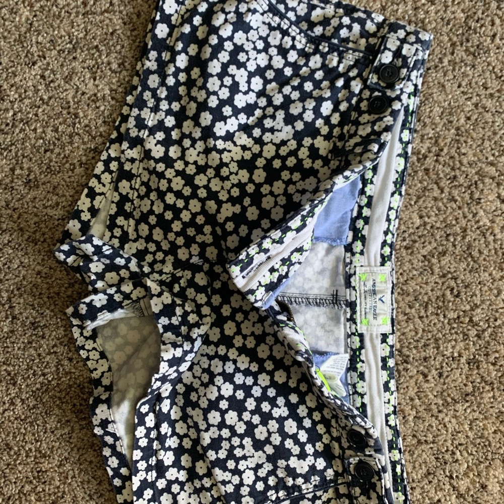 Floral blue and white shortie AE shorts